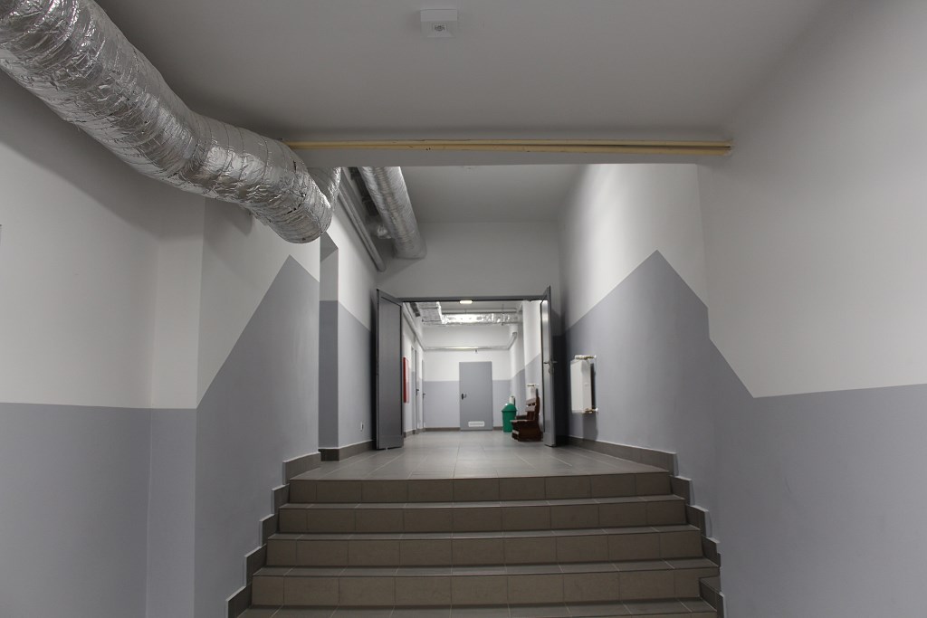 Obrazek przedstawia zdjęcie korytarza