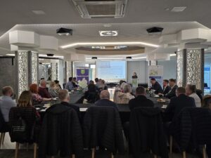 Read more about the article Warsztaty dla przedstawicieli spółdzielni i wspólnot mieszkaniowych w ramach projektu pt. „System doradztwa sprzyjający osiągnięciu neutralności klimatycznej w Powiecie Janowskim” – 22-04-2026