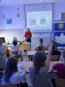 Read more about the article Spotkanie edukacyjne pt. „Mały gest – wielki efekt dla klimatu” – Publiczna Szkoła Podstawowa im. Tadeusza Kościuszki w Białej Drugiej – 30-09-2026 r.