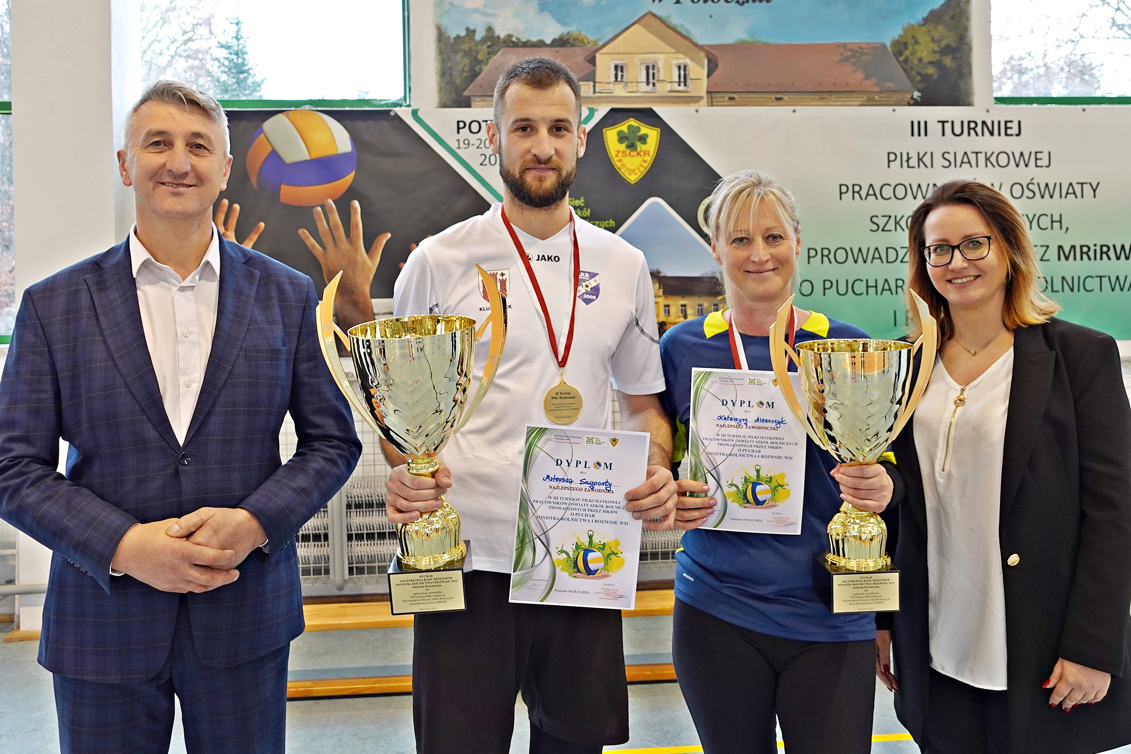 Trzecie miejsce ZS CKR w Potoczku w III Turnieju Piłki Siatkowej Pracowników Oświaty Szkół Rolniczych