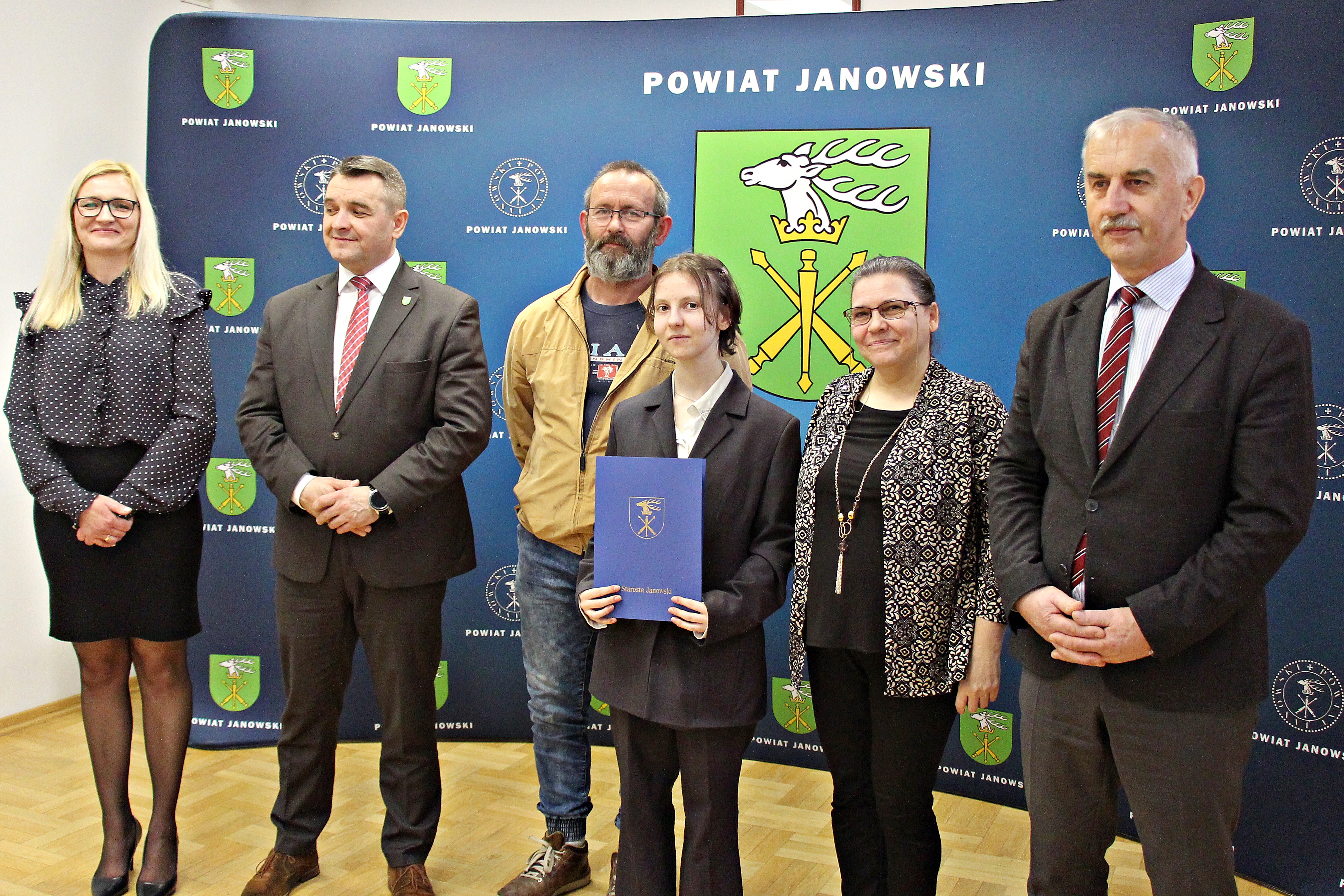Wyróżniono najzdolniejszą młodzież… Stypendium Starosty Janowskiego dla 20 uczniów szkół średnich