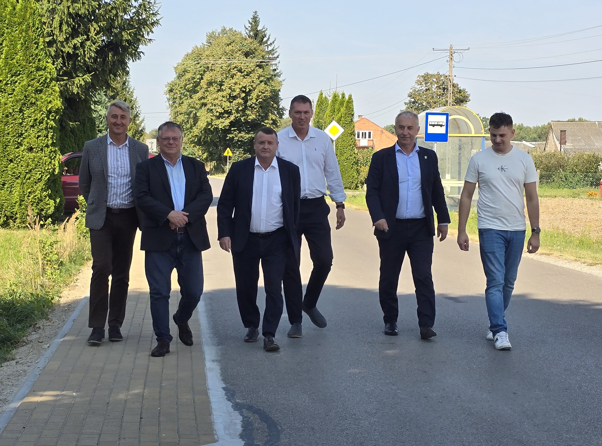 Nowe pobocza w Stawkach i Dąbrowicy oraz w przygotowaniu przetarg na drogę Maliniec – Bania w Gminie Potok Wielki