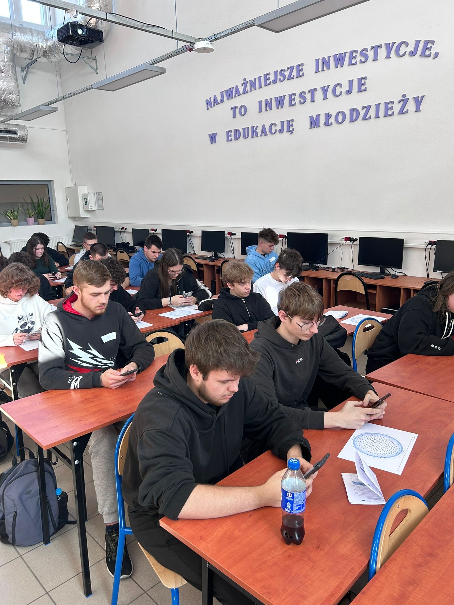 Warsztaty o AI i rynku pracy UE dla uczniów ZST w Janowie Lubelskim