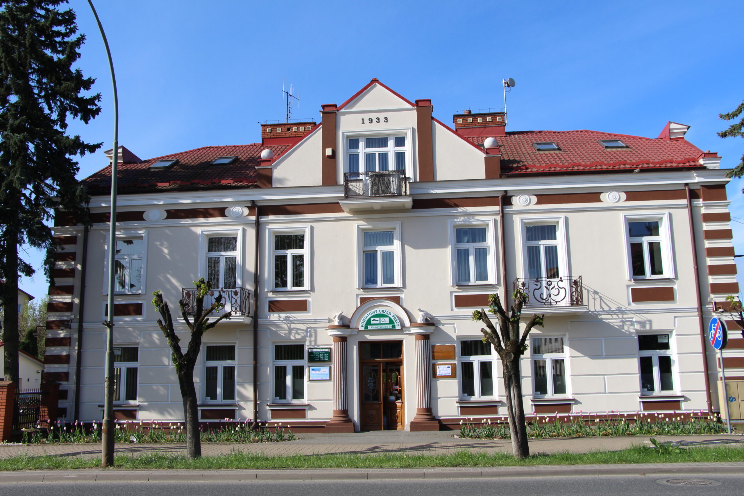 Powiatowy Urząd Pracy. Bezrobotnych przybywa, a pieniędzy na aktywizację zawodową ubywa