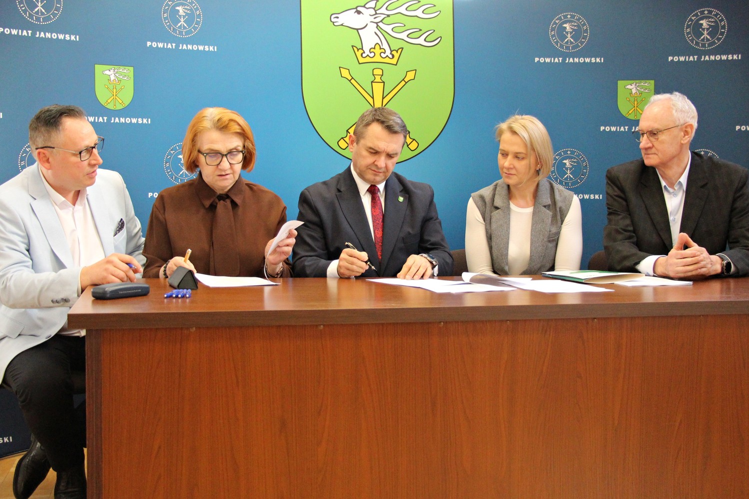 Powiat Janowski. Preferencyjna pożyczka na Odnawialne Źródła Energii. Umowa podpisana