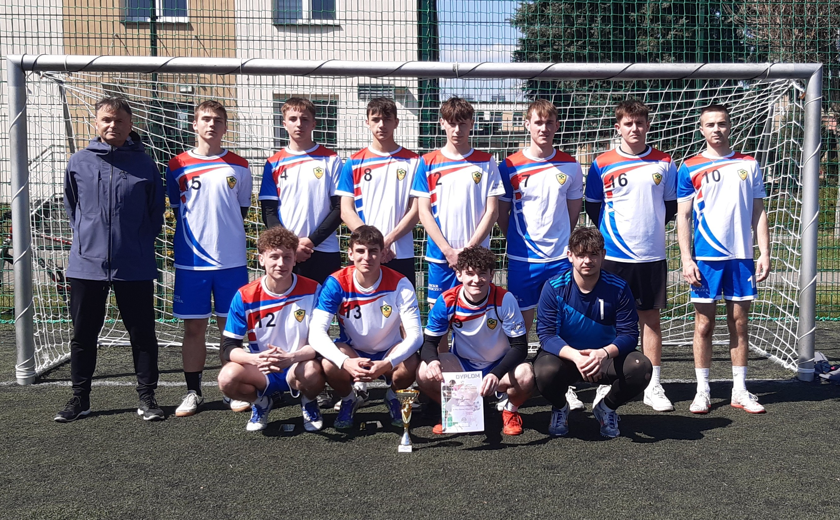 Piłkarze z ZS CKR w Potoczku mistrzami powiatu janowskiego!