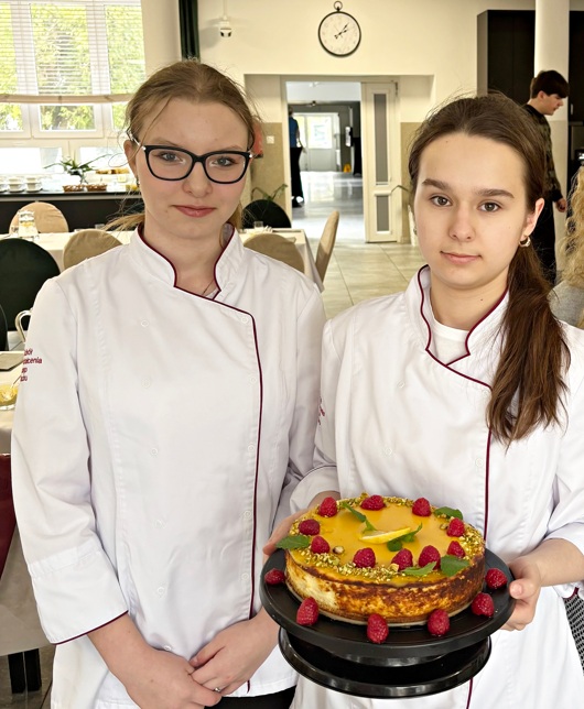Uczennice z Potoczka docenione w Ogólnopolskim Konkursie Kulinarnym ,, A na deser…”