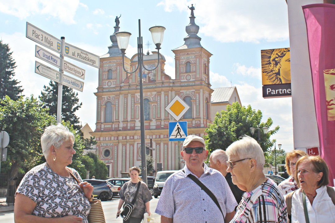 Wycieczka janowskich emerytów do Krasnegostawu po Święcie Kaszy i Żurawiny
