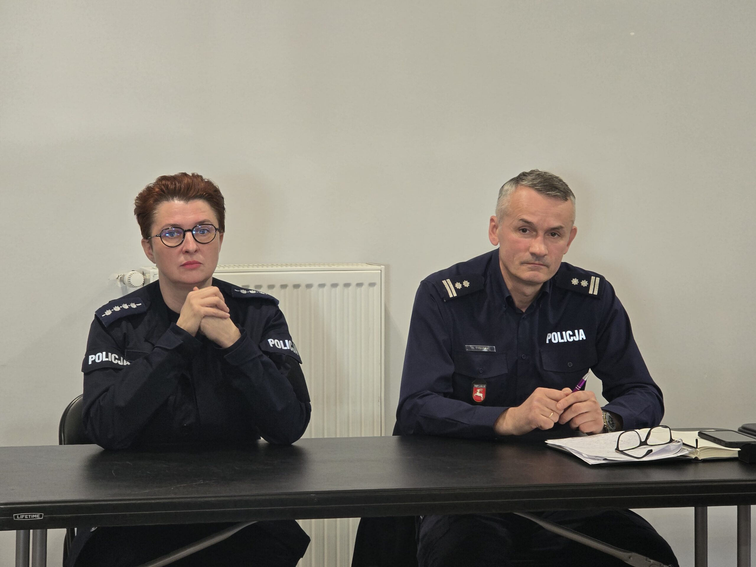 Bezpieczeństwo młodzieży w szkołach. Policja rozmawiała z dyrektorami z powiatu janowskiego